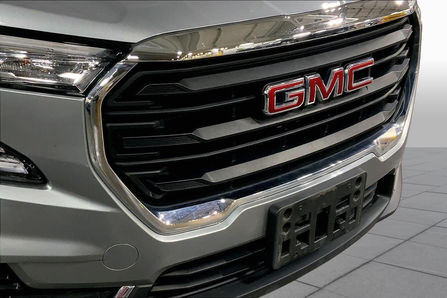 Used 2024 GMC Terrain SLE w/ Driver Convenience Package AWD/4WD image 29