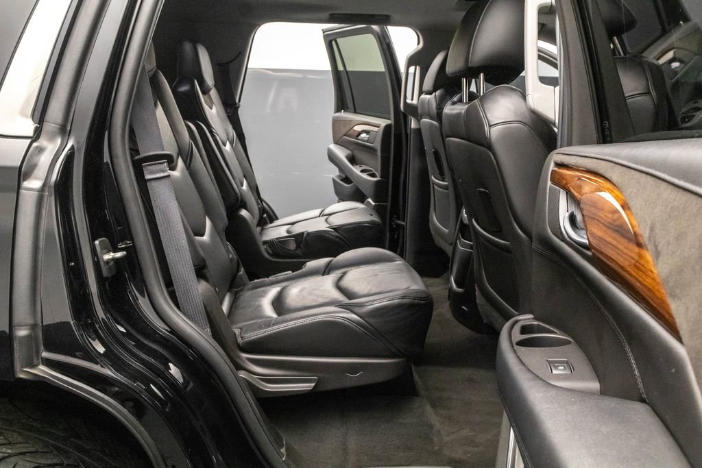 Used 2015 Cadillac Escalade Luxury AWD/4WD image 27