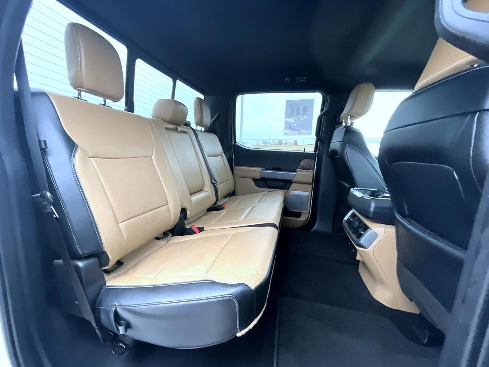 Used 2023 Ford F150 Lariat w/ Trailer Tow Package image 20