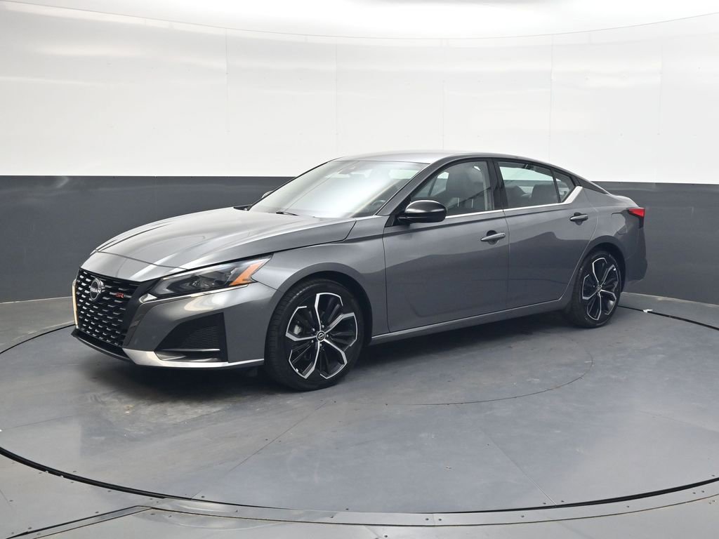Used 2025 Nissan Altima 2.5 SR FWD image 8