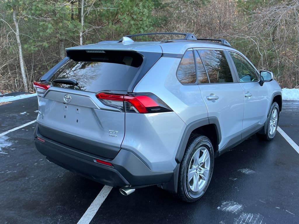 Used 2023 Toyota RAV4 XLE w/ Convenience Package image 5
