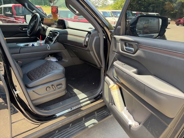 Used 2025 Nissan Armada Platinum AWD/4WD image 21