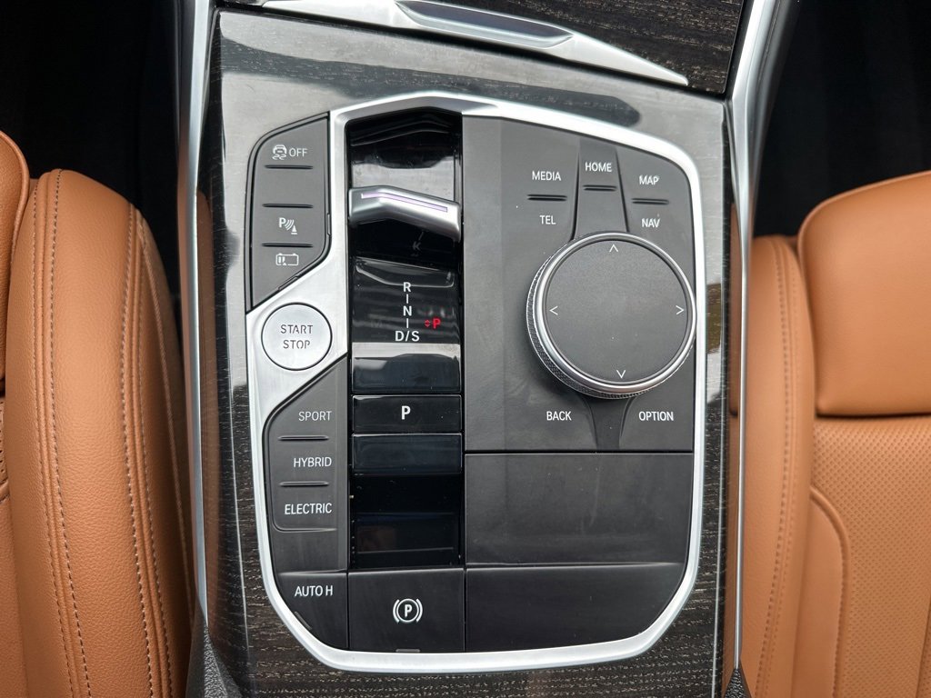 Used 2023 BMW 330e xDrive w/ Driving Assistance Package image 6