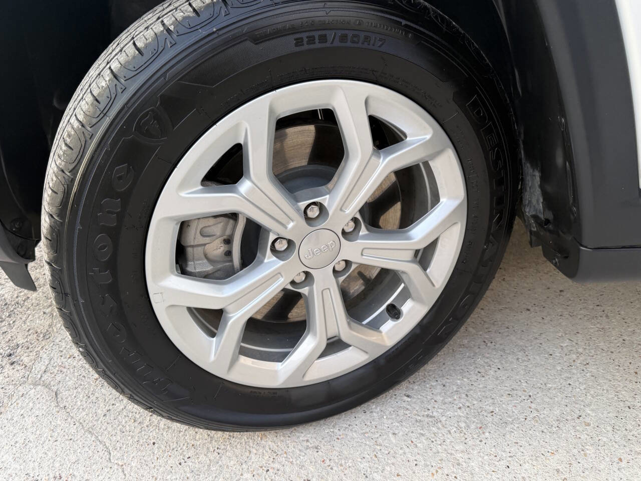 Used 2024 Jeep Compass Latitude image 25