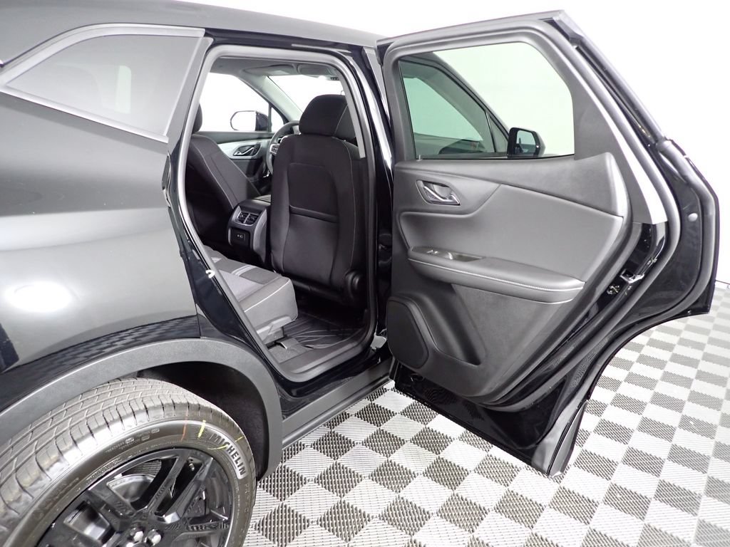 New 2026 Chevrolet Blazer LT w/ LPO, Floor Liner Package AWD/4WD image 34