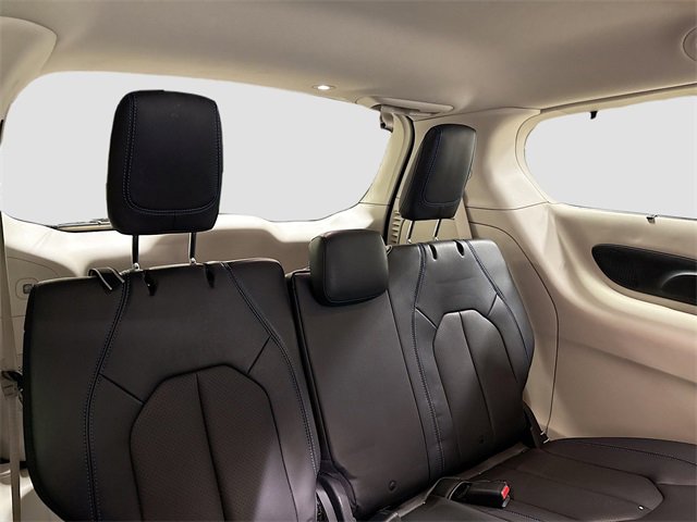 Used 2021 Chrysler Pacifica Touring-L w/ Uconnect Theater Family Group image 29