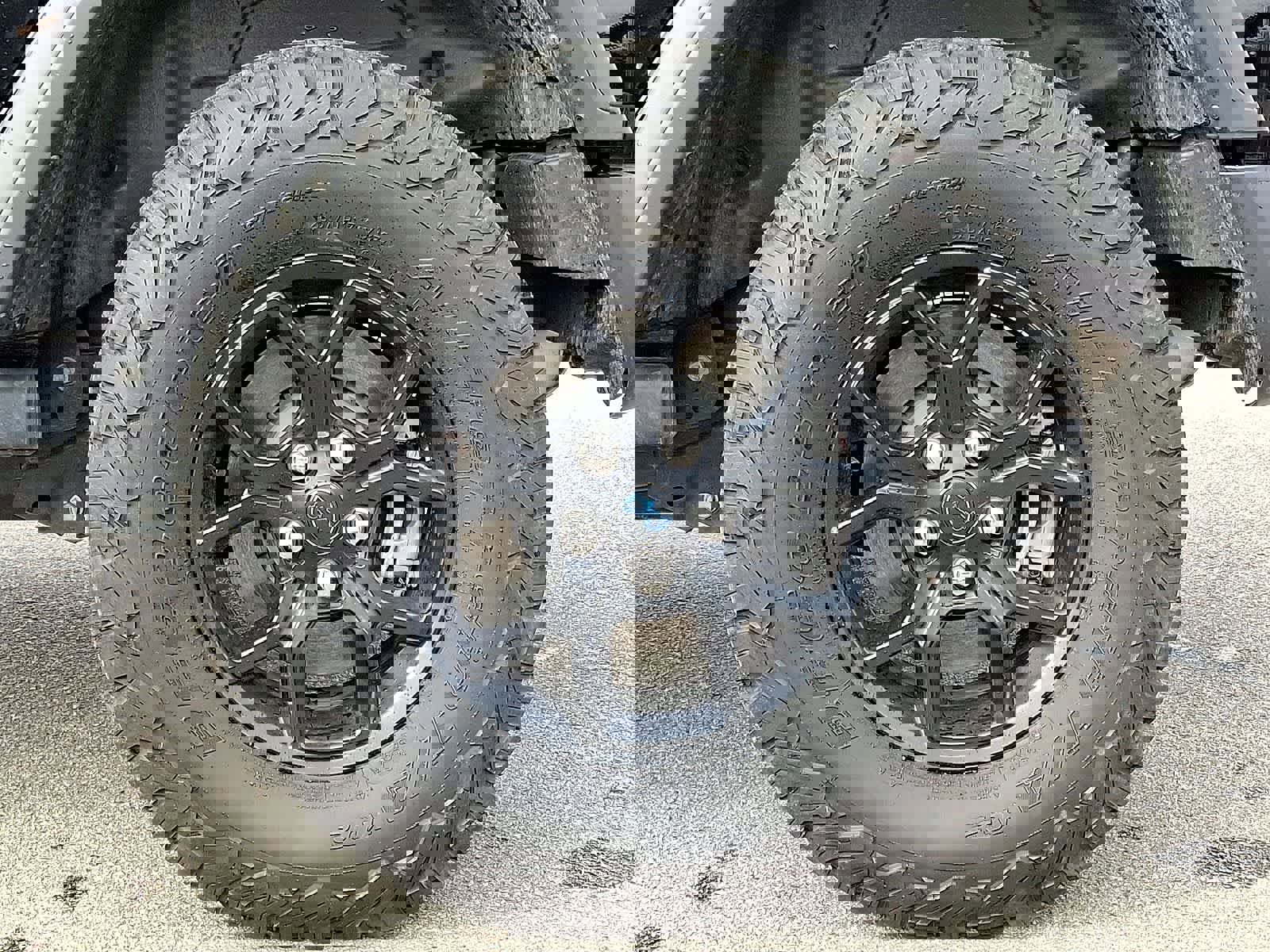 Used 2025 Jeep Wrangler Willys image 37