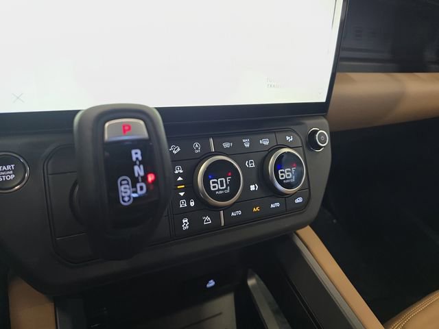 New 2026 Land Rover Defender 110 X-Dynamic SE image 17