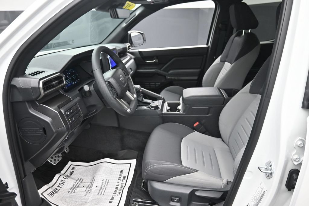 Used 2025 Toyota Tacoma TRD Sport AWD/4WD image 16