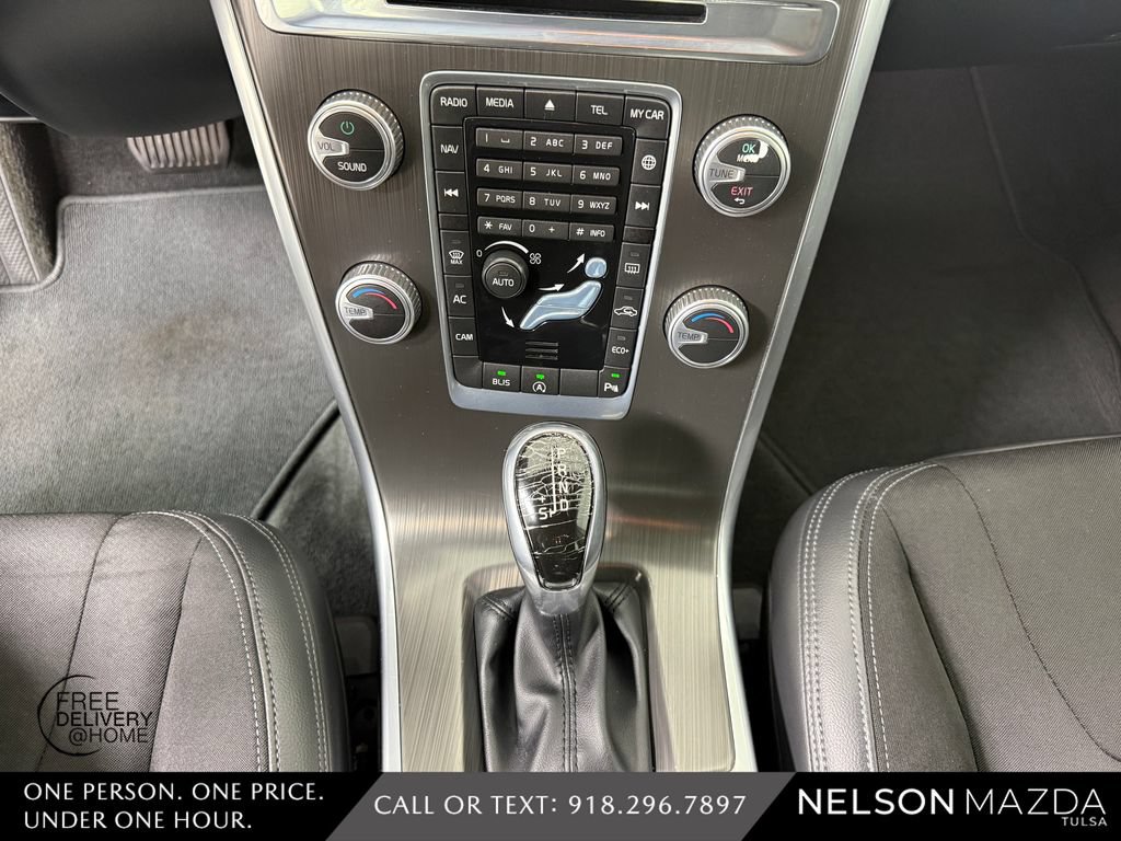 Used 2016 Volvo XC60 T5 w/ Proximity Package FWD image 31