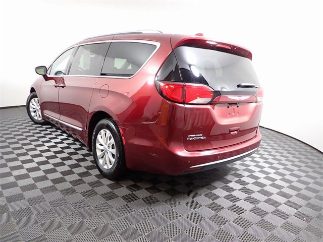 Used 2019 Chrysler Pacifica Touring-L image 11