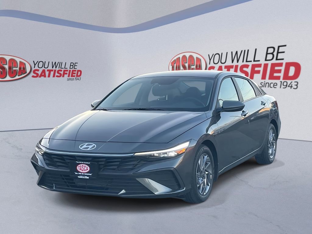 Used 2024 Hyundai Elantra SEL image 4