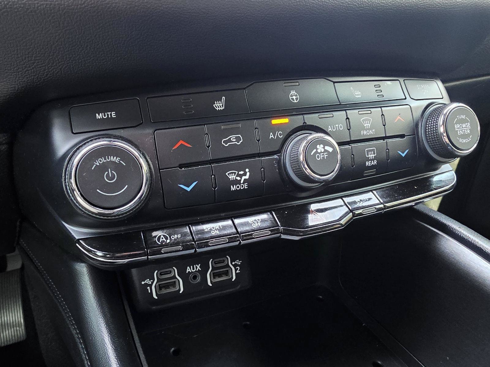 Used 2023 Dodge Durango SXT RWD image 17