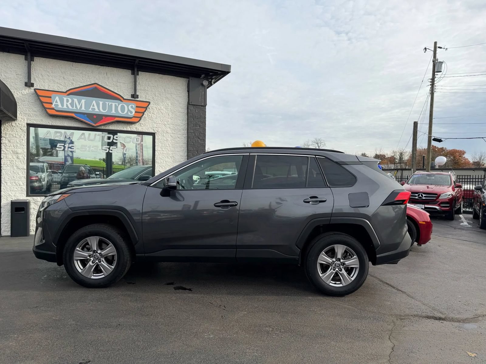 Used 2023 Toyota RAV4 XLE AWD/4WD image 6