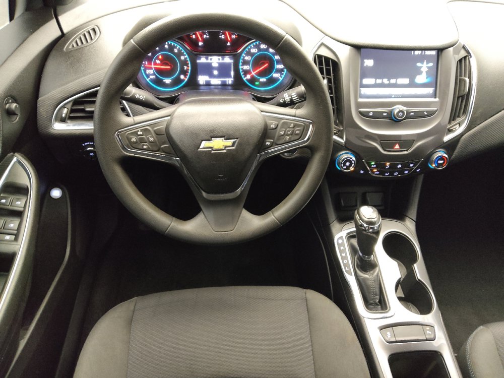 Used 2018 Chevrolet Cruze LT w/ Convenience Package FWD image 22