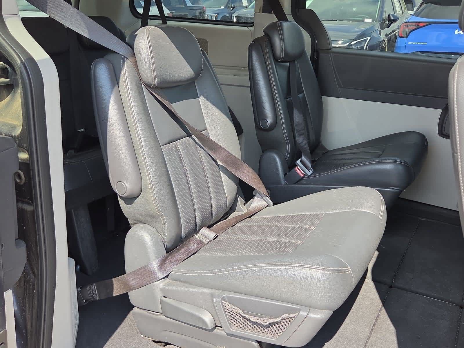 Used 2009 Dodge Grand Caravan SXT FWD image 19