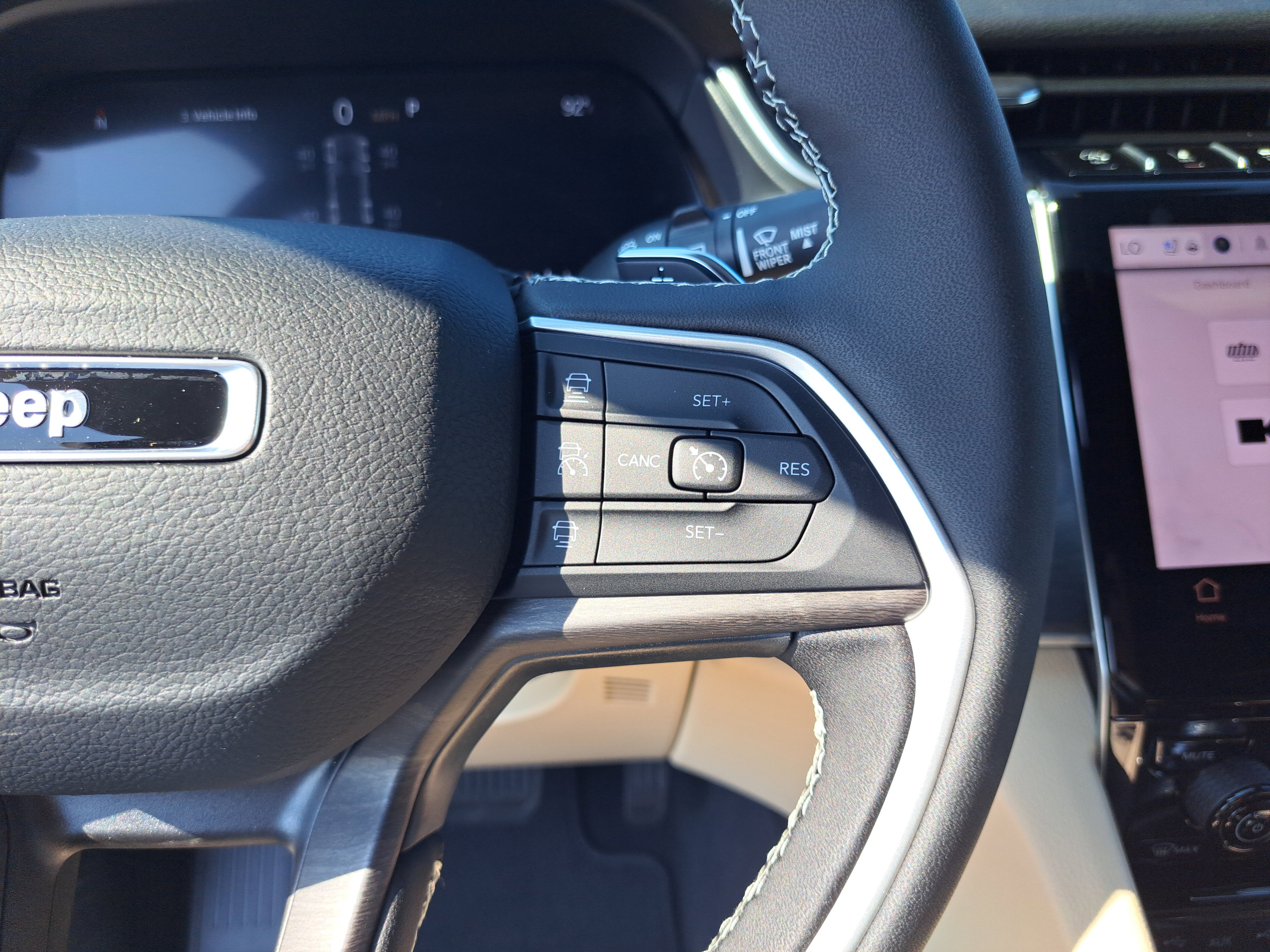 New 2025 Jeep Grand Cherokee Limited w/ Luxury Tech Group II image 22