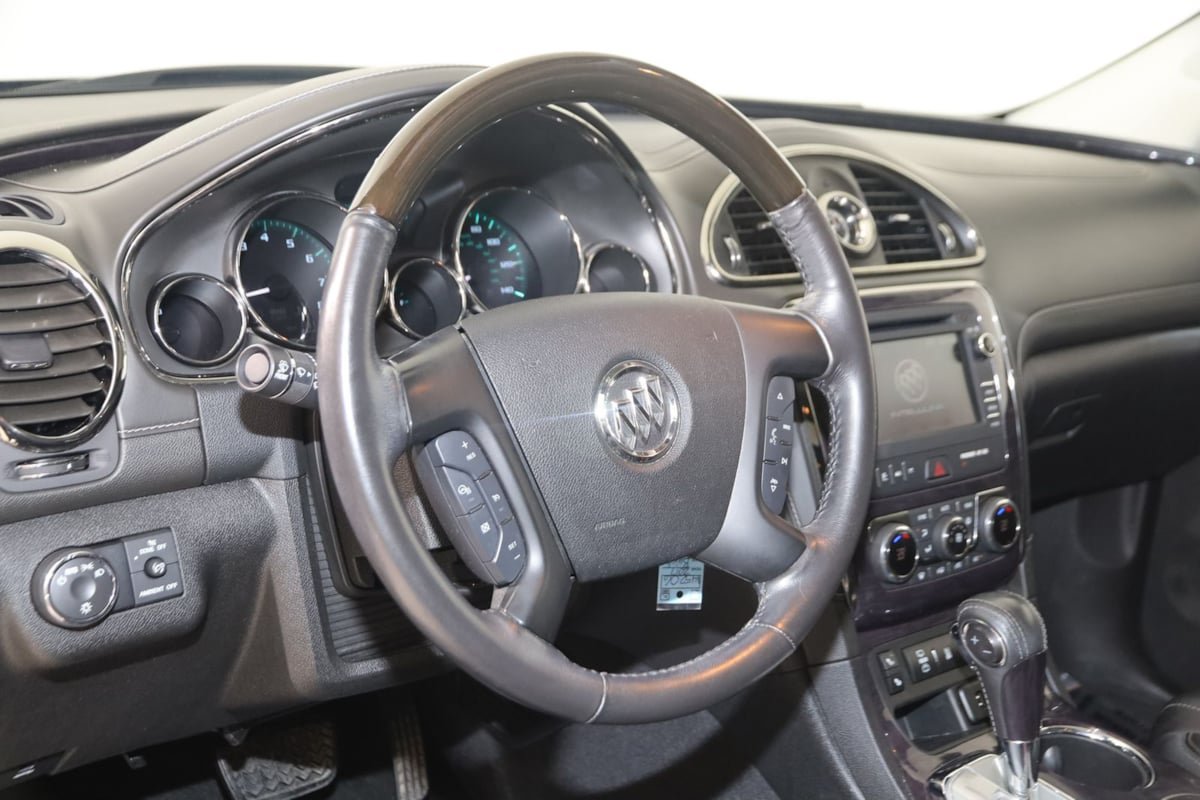 Used 2017 Buick Enclave Leather FWD image 6