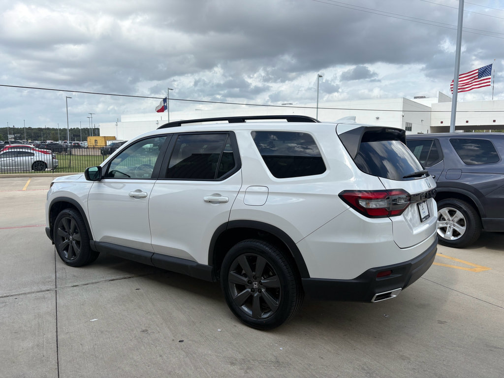 Certified 2025 Honda Pilot Sport image 6