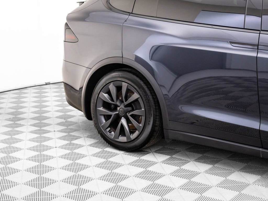 Used 2024 Tesla Model X image 31