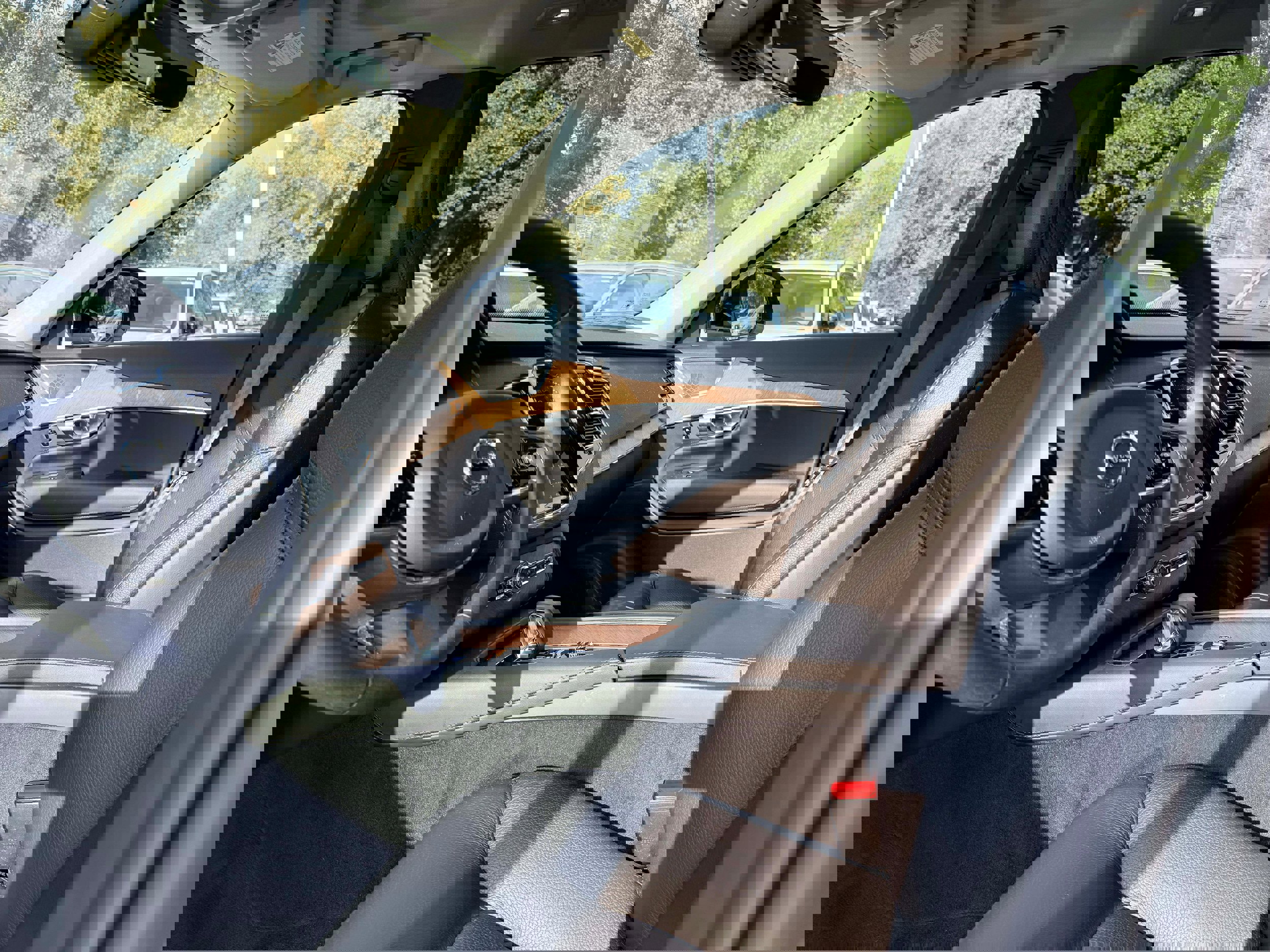 Certified 2023 Volvo XC90 T8 Plus image 11