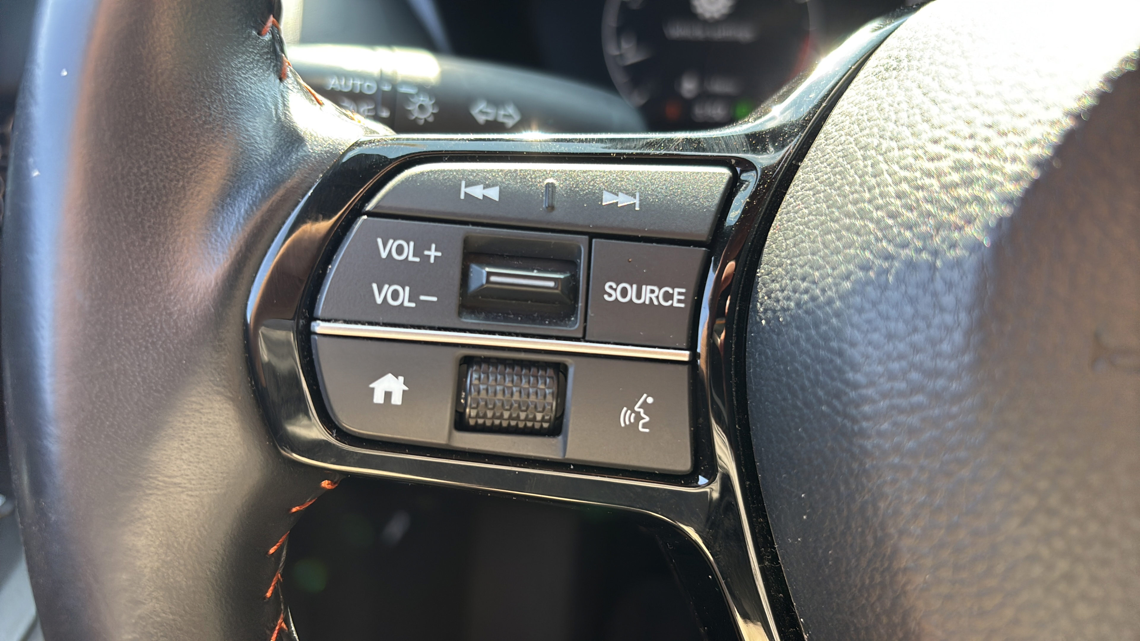 Certified 2025 Honda HR-V Sport image 32