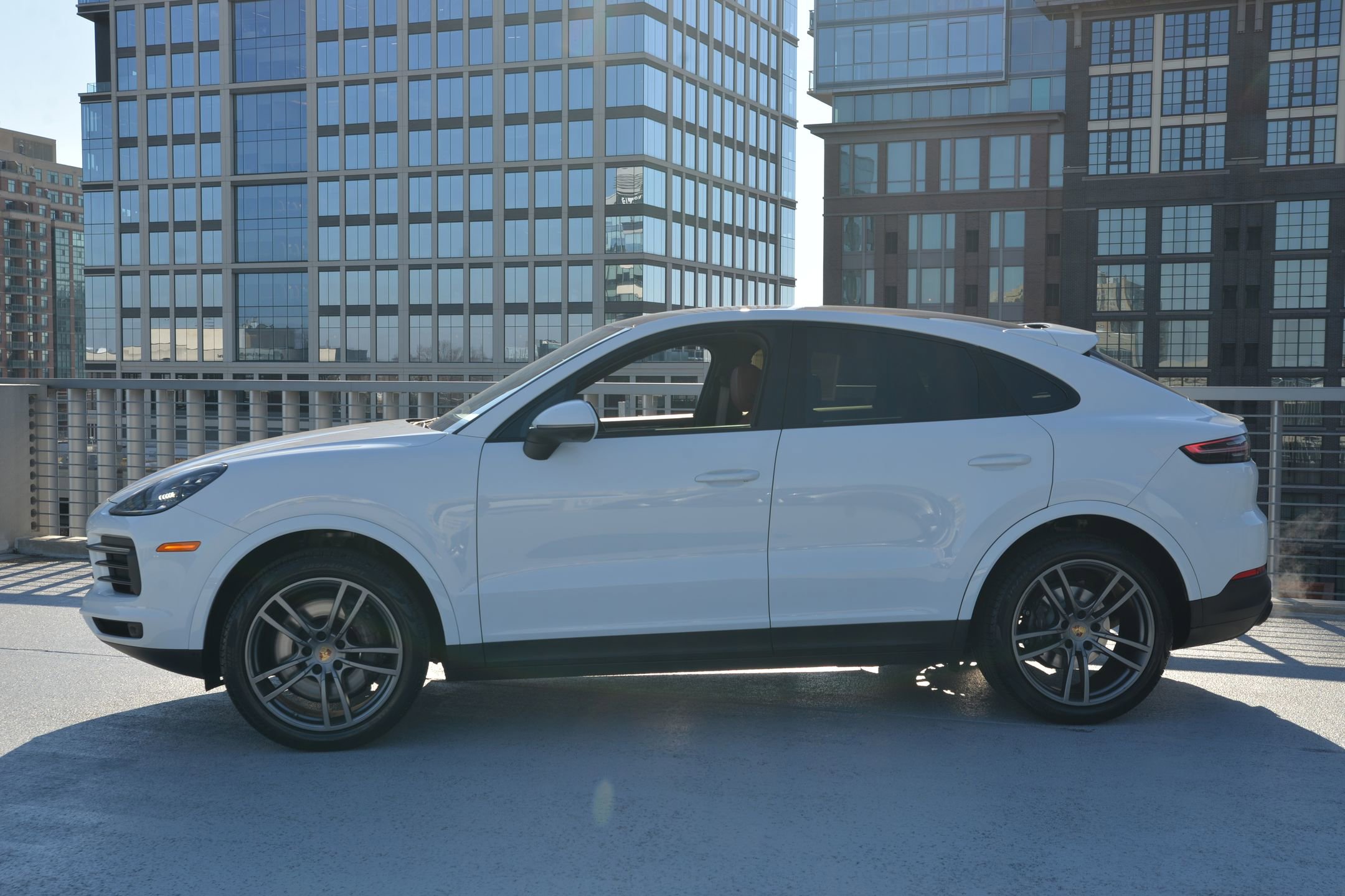 Certified 2023 Porsche Cayenne Platinum Edition image 2