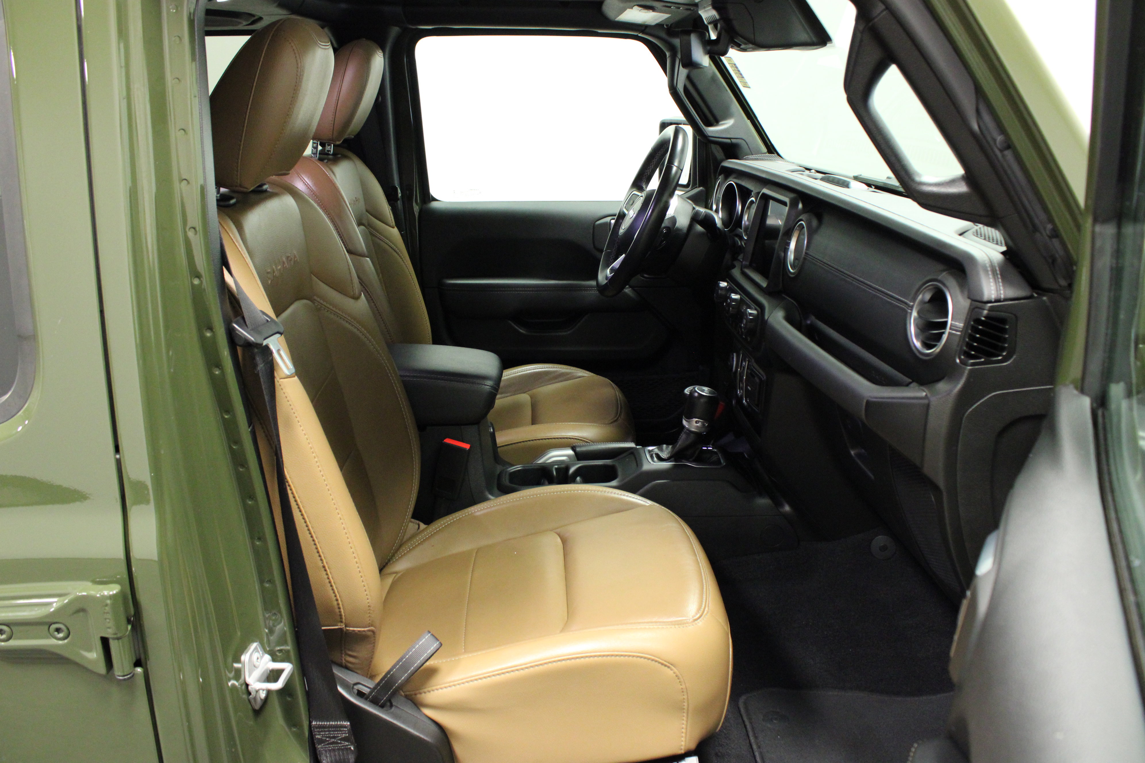 Used 2022 Jeep Wrangler Unlimited Sahara w/ Safety Group image 15