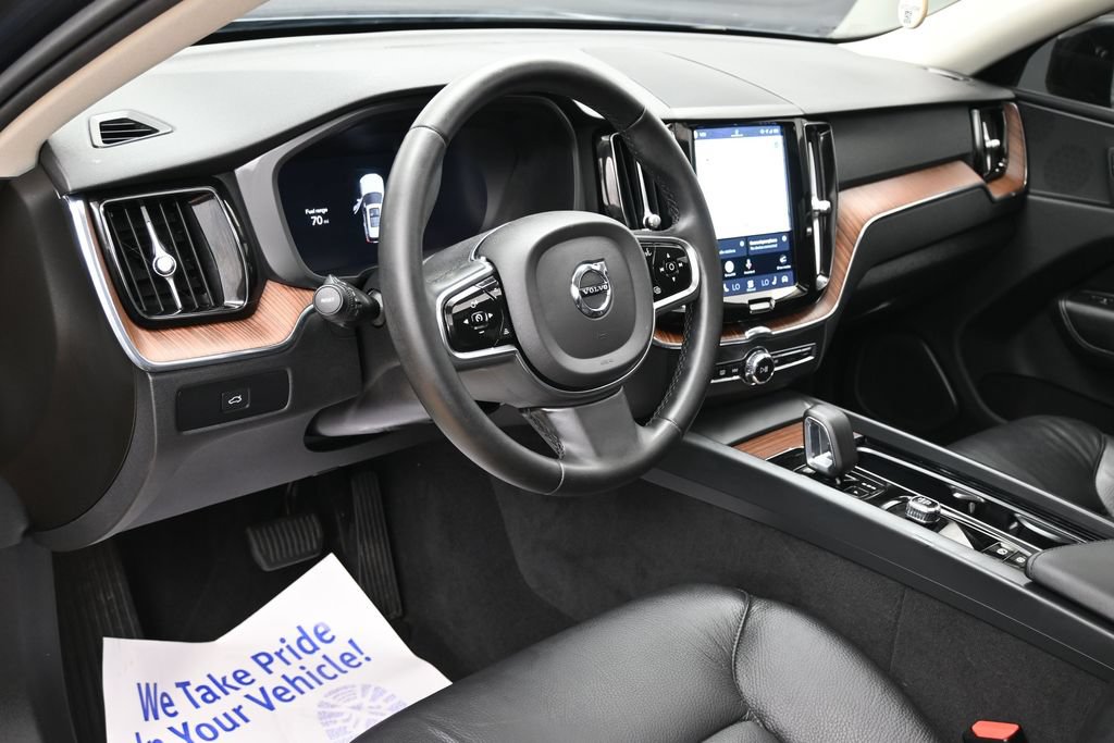 Used 2024 Volvo XC60 B5 Plus w/ Protection Package Premier AWD/4WD image 18