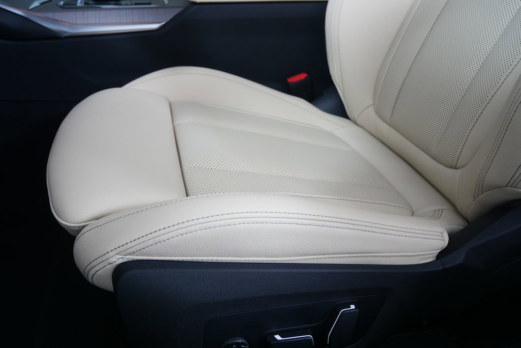 Used 2026 BMW 430i Coupe w/ Premium Package RWD image 10