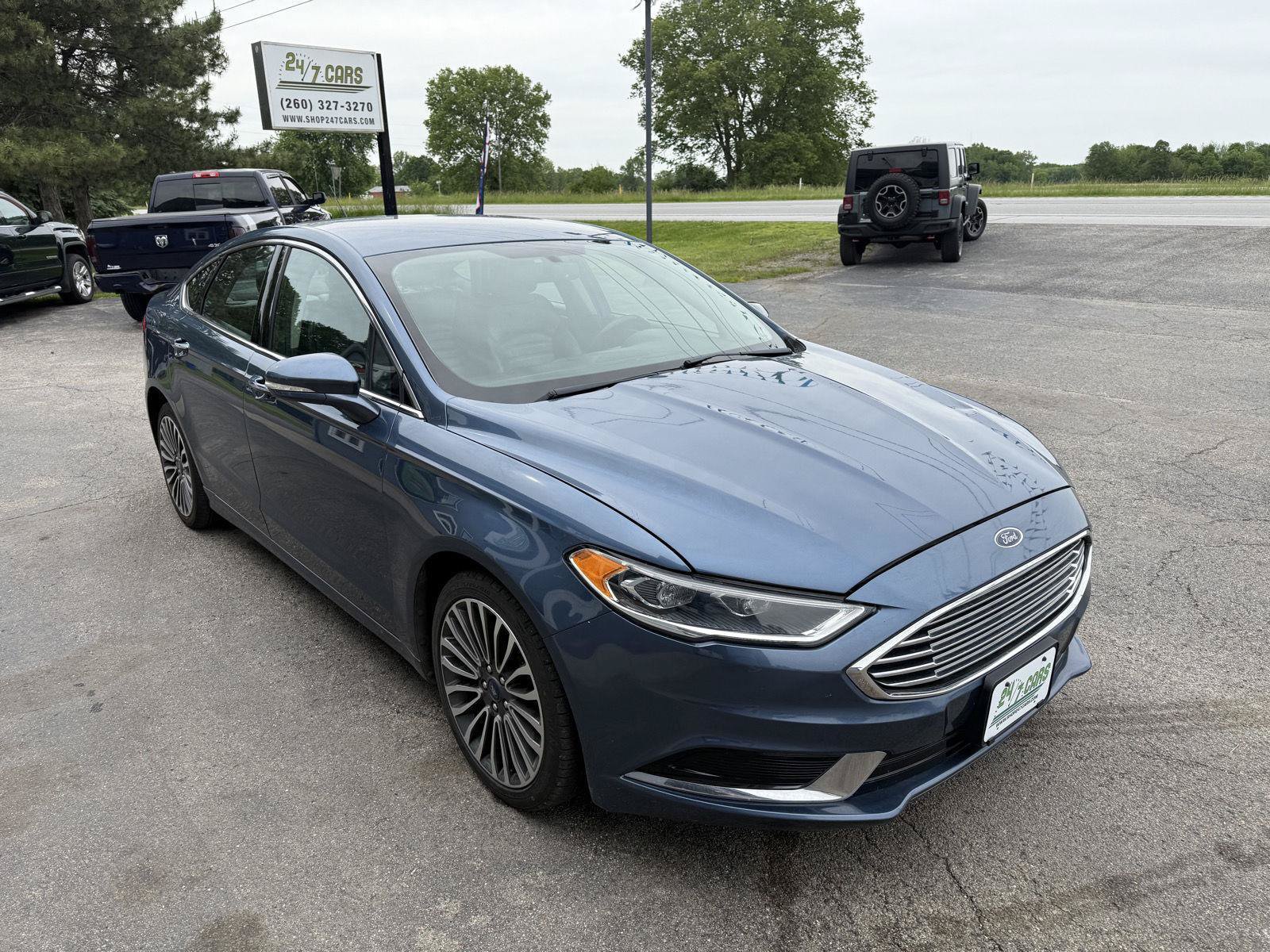 Used 2018 Ford Fusion SE w/ Fusion SE Technology Package FWD image 3
