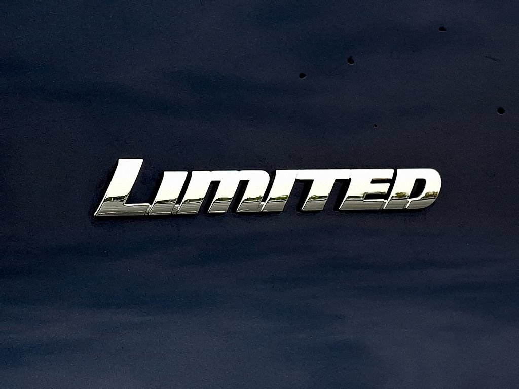 Used 2024 Toyota 4Runner Limited AWD/4WD image 12