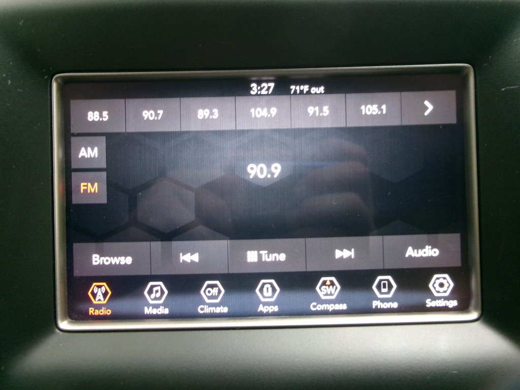 Used 2018 Jeep Grand Cherokee Laredo image 43