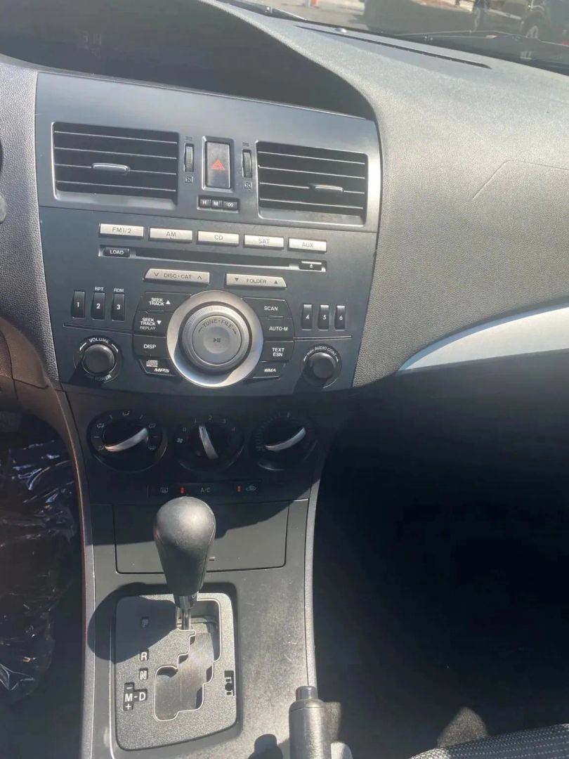 Used 2013 MAZDA MAZDA3 i SV w/ Convenience Pkg FWD image 11