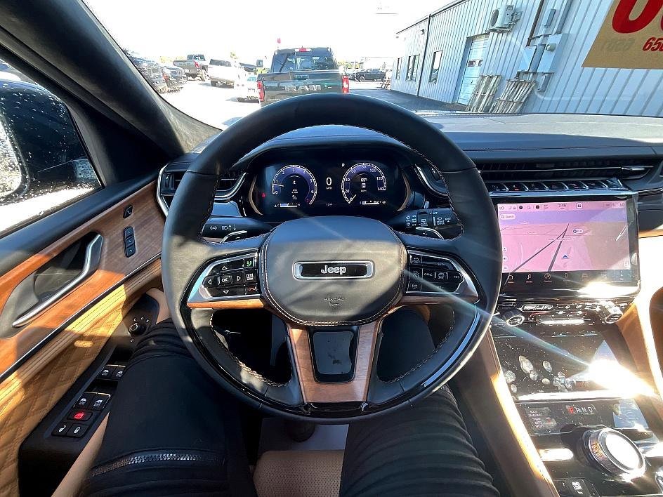 New 2025 Jeep Grand Cherokee L Summit image 25