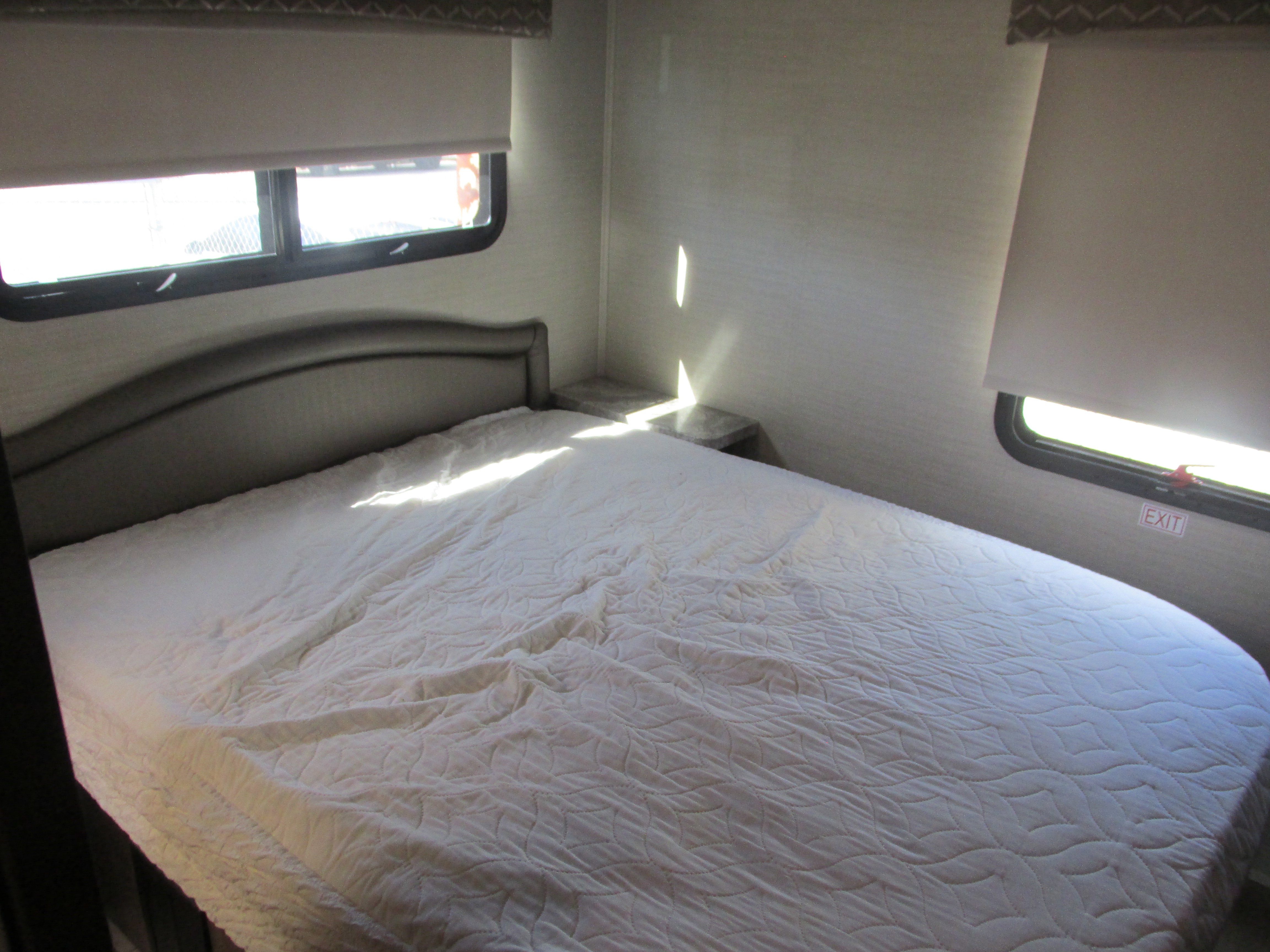 Used 2019 Ford E-450 and Econoline 450 Super Duty w/ Motorhome Prep Package RWD image 20