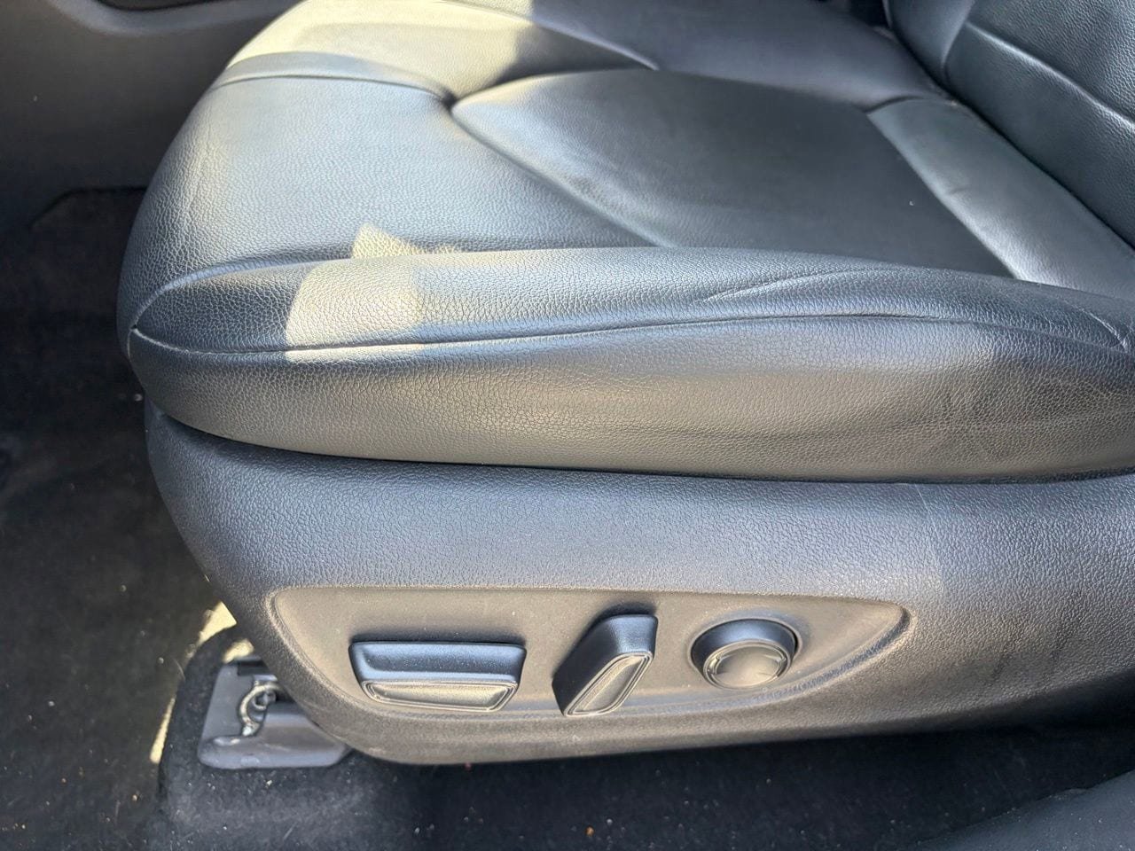 Used 2023 Toyota Highlander XLE FWD image 8