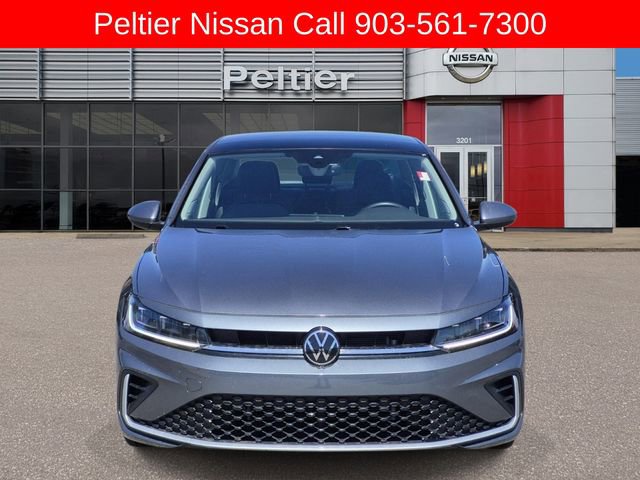 Used 2025 Volkswagen Jetta SE image 2