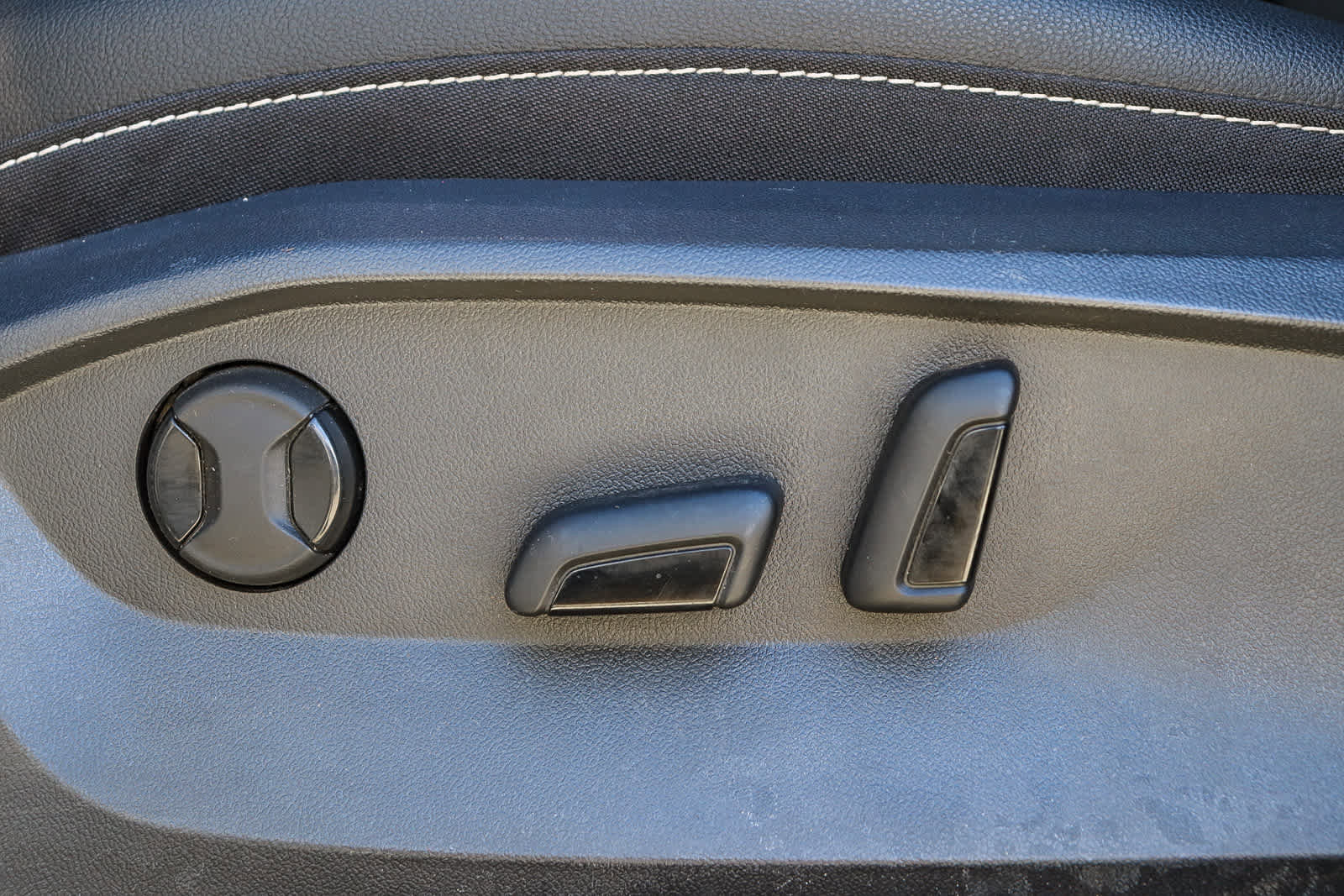 Used 2023 Volkswagen Taos SE w/ Panoramic Sunroof Package image 21