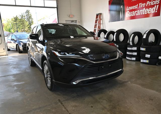 Used 2021 Toyota Venza XLE w/ Softex Package AWD/4WD image 3