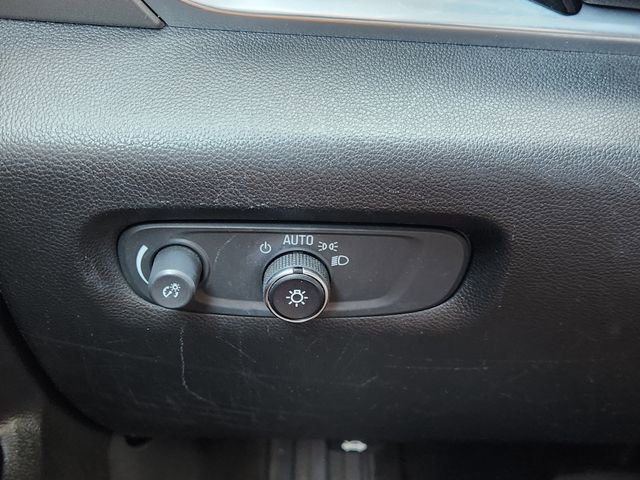 Used 2020 Chevrolet Traverse LS FWD image 23