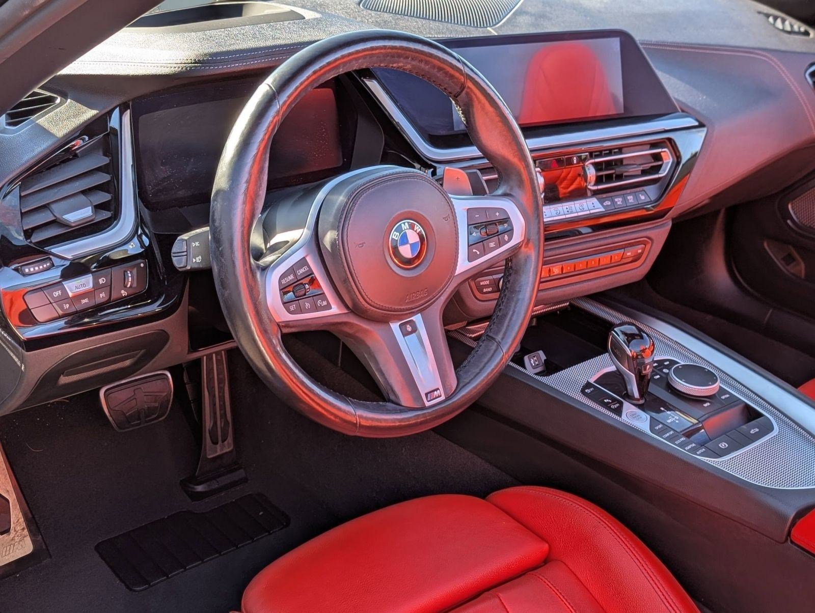 Used 2022 BMW Z4 M40i w/ Premium Package image 4