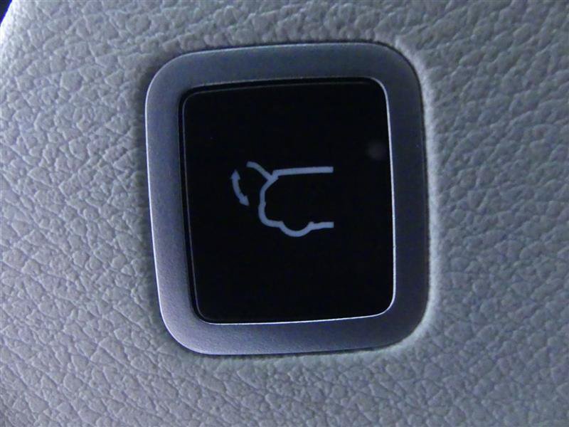 Used 2024 Chrysler Pacifica Touring-L FWD image 32