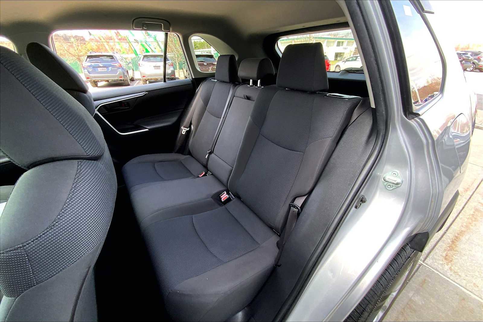 Used 2019 Toyota RAV4 LE w/ All Weather Liner Package AWD/4WD image 20