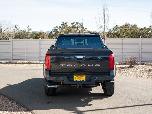 Used 2025 Toyota Tacoma Limited image 5