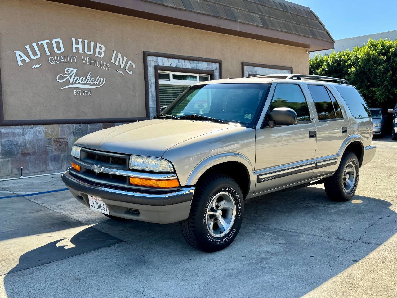Used 2001 Chevrolet Blazer LS w/ Preferred Equipment Group image 1