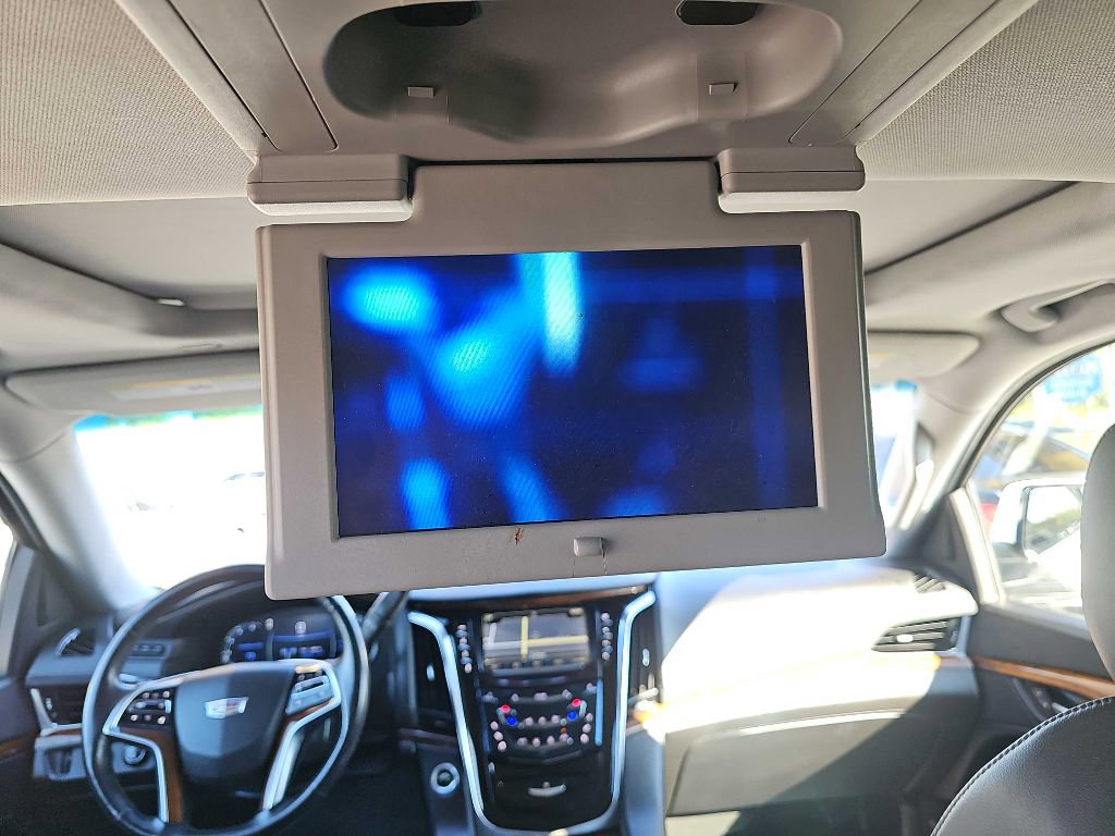 Used 2017 Cadillac Escalade ESV Luxury image 45