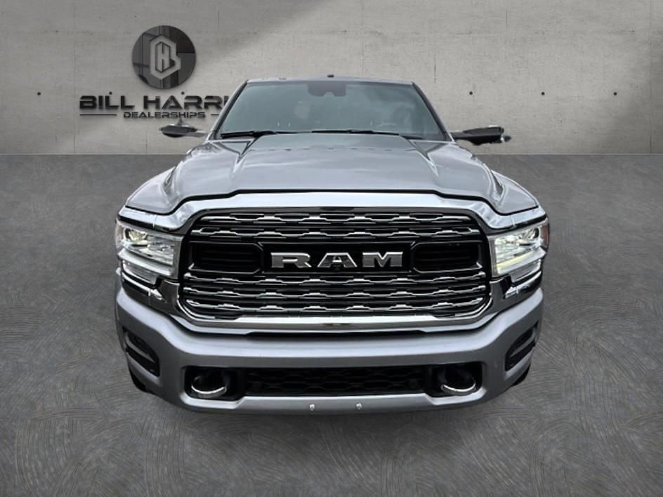 Used 2022 RAM 4500 4x4 Crew Cab DRW image 2