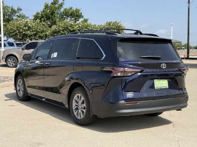 New 2026 Toyota Sienna XLE FWD image 6