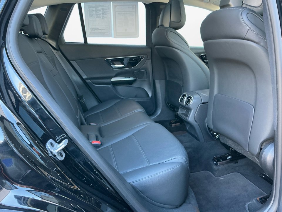 Used 2024 Mercedes-Benz GLC 300 image 15
